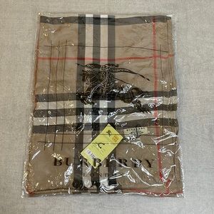 BURBERRY Cashmere scarf. Brand new.